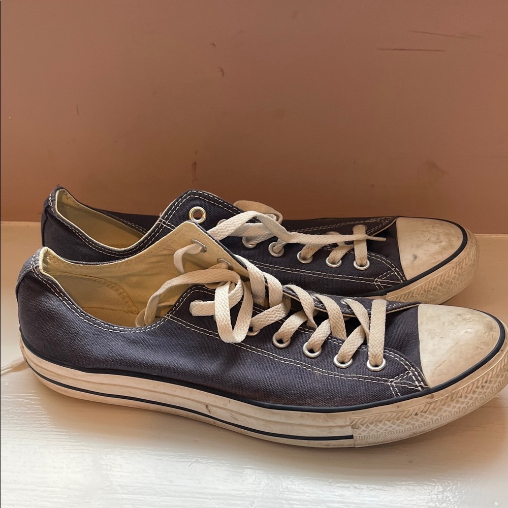 Converse Men's Black and White Sneakers